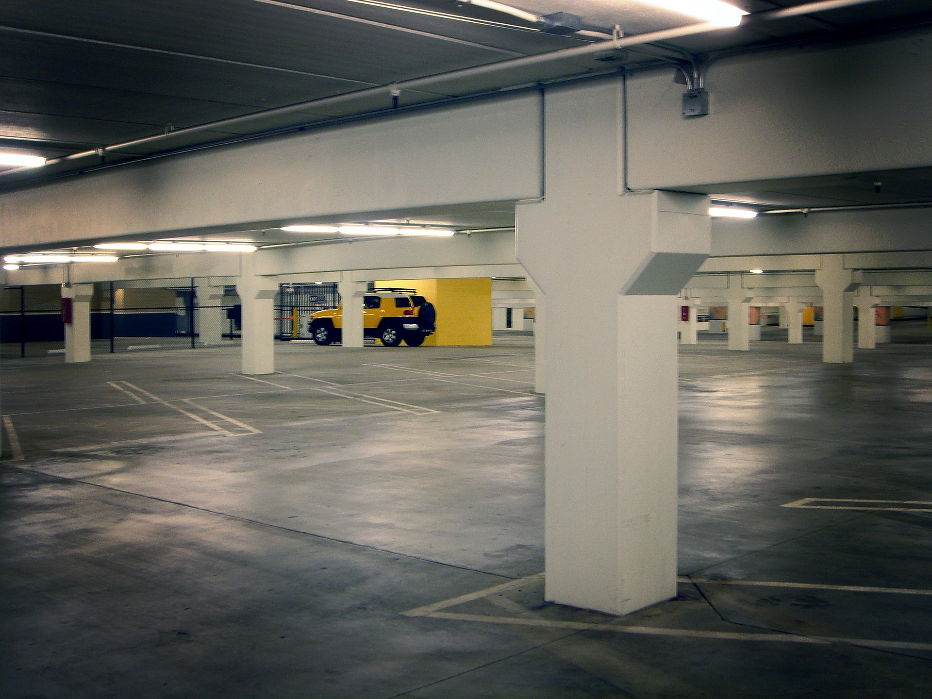 How To Choose The Right Parking Garage Lifting System: 3 Things To Consider