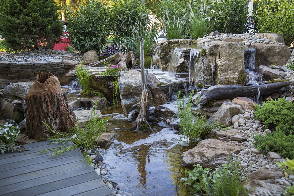 3 Ideas For Backyard Waterfalls