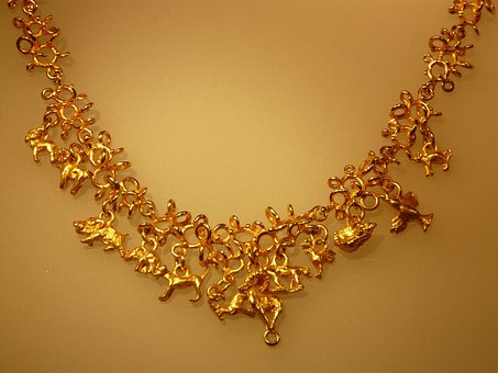 Timeless Elegance: The Beauty Of Simple Gold Jewellery