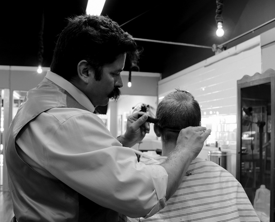 3 Reasons To Visit A Full Service Barber Shop