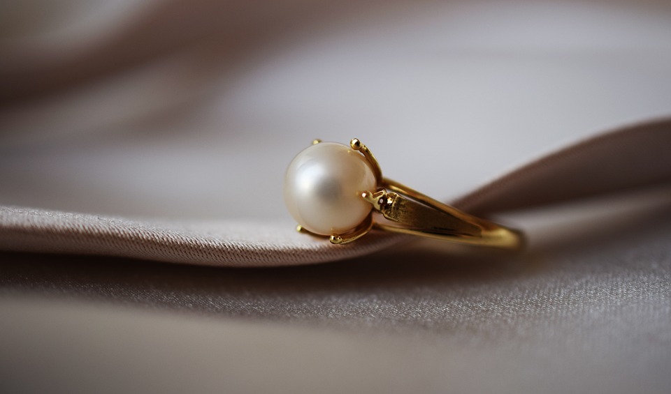 Dainty Gold Rings: The Ultimate Guide