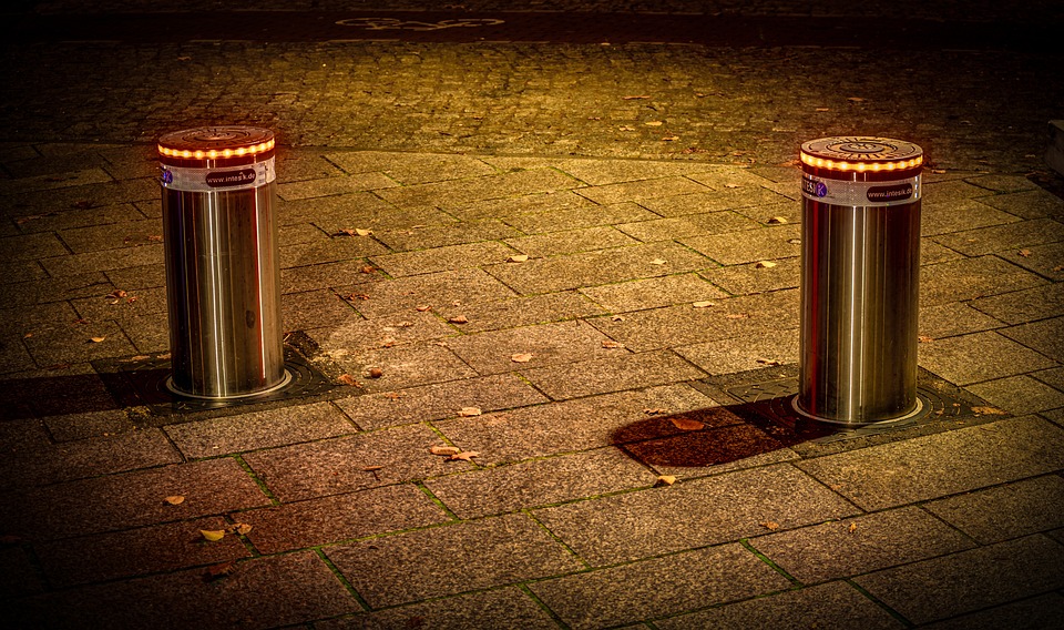 The Many Benefits Of Using Removable Bollards