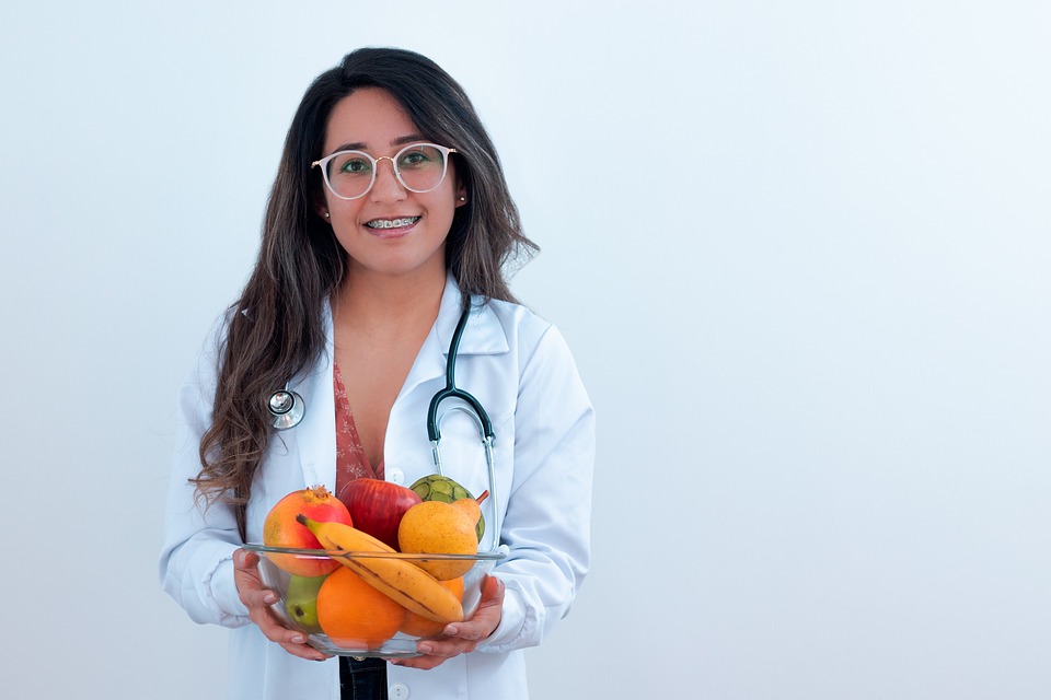 3 Ways A Nutritionist Can Help You Reach Your Health Goals