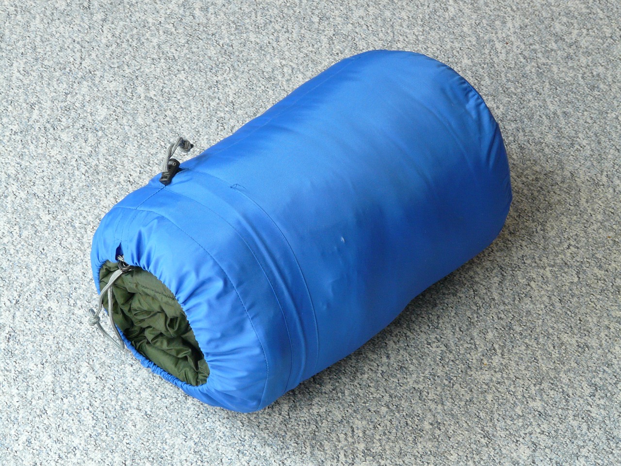 Stay Warm and Comfy with this Sleeping Bag