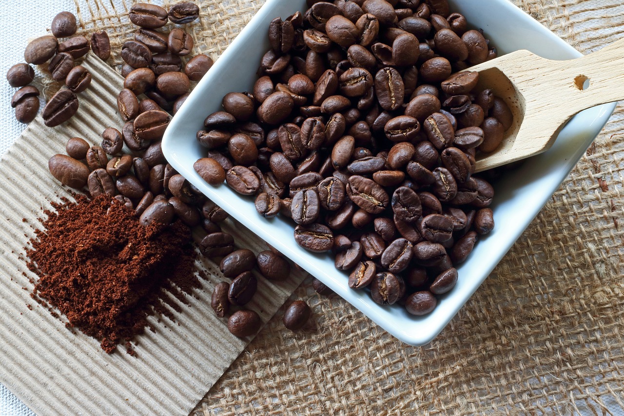 Discover the Rich Flavors of Locally-Roasted Coffee