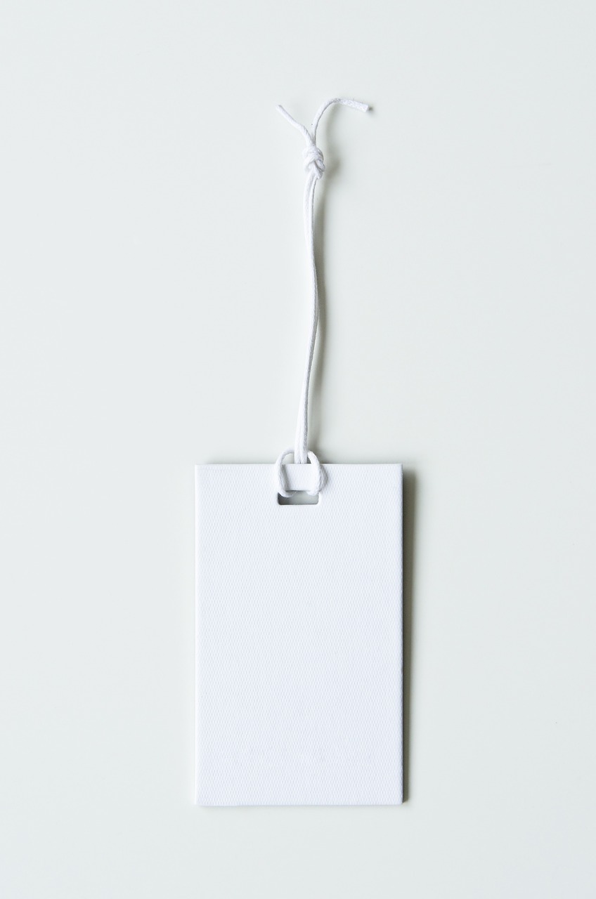 A Convenient Way to Keep Your Cards Safe: The Lanyard Card Holder