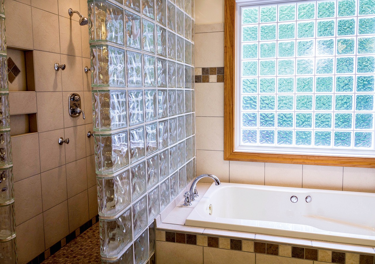 Creating Privacy and Style: Advantages of Frosted Glass Shower Screens