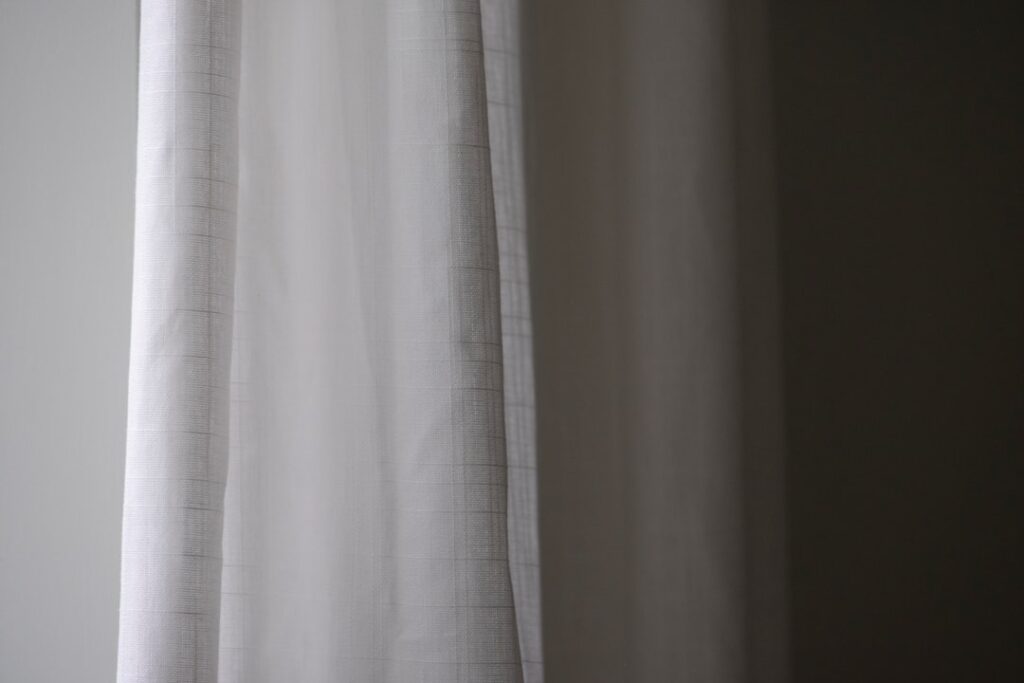 white and gray plaid curtain